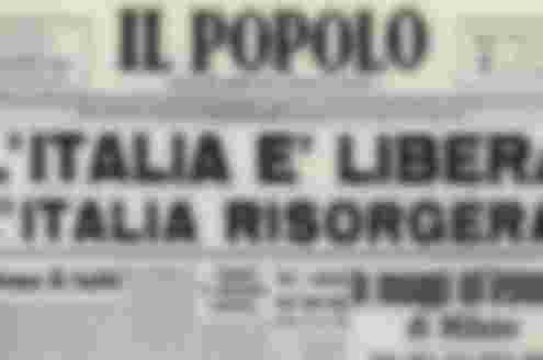 Histórico titular en periódico italiano del 25 de Abril de 1945