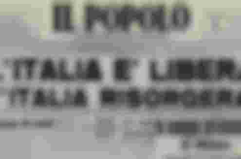Histórico titular en periódico italiano del 25 de Abril de 1945